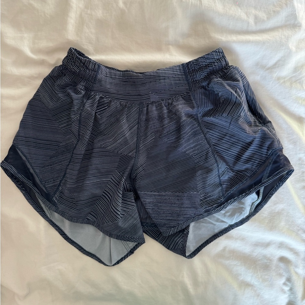 Lululemon | Hotty Hot Shorts | Size 4 | 4 inch inseam |